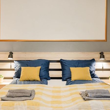 Appartamento Urban Tranquillity By The Main Shopping Street Budapest Esterno foto